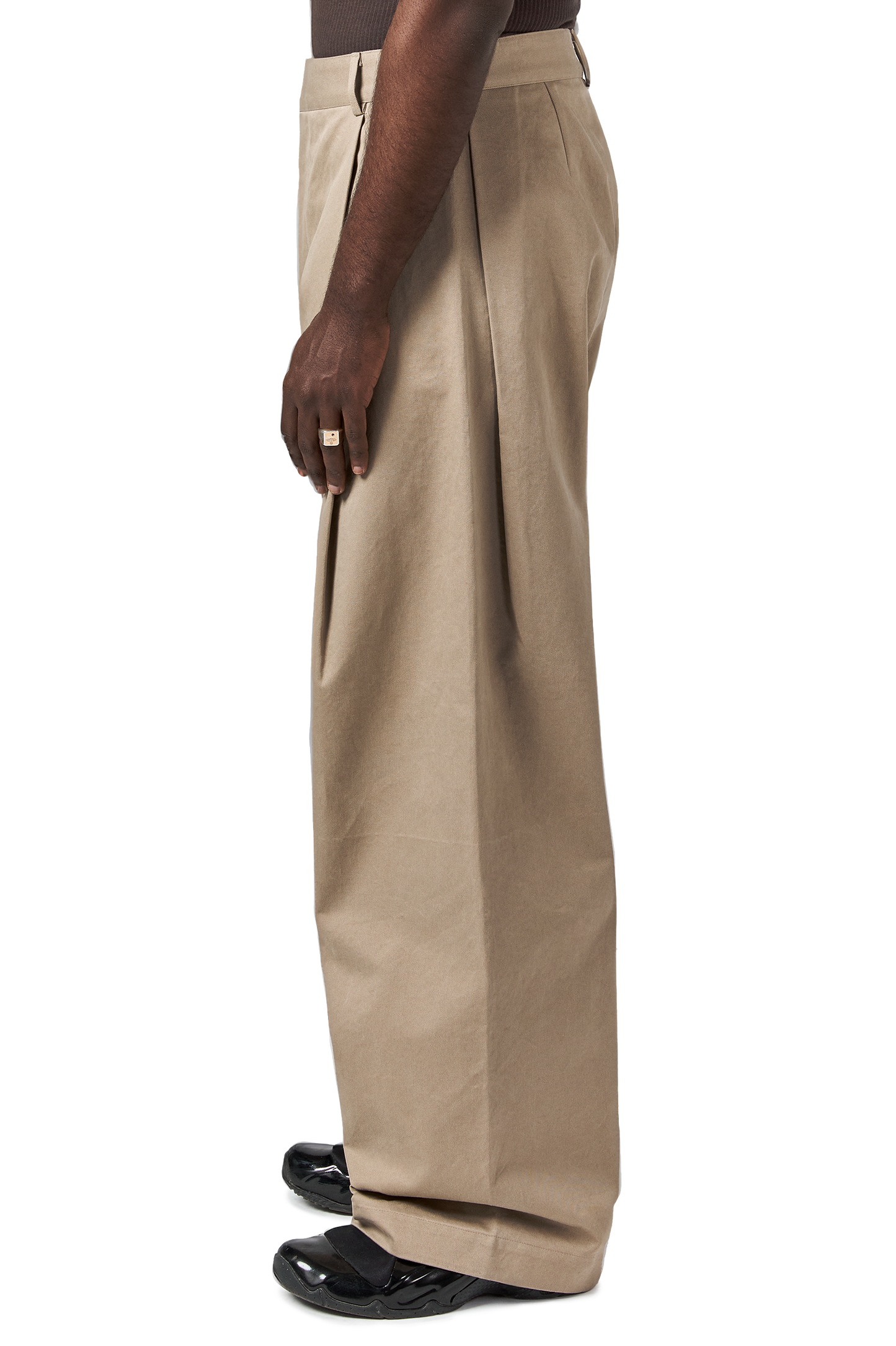 Bermuda Chino Pant in Mushroom