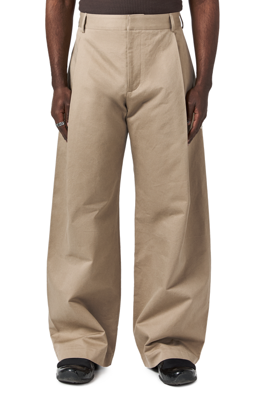 Bermuda Chino Pant in Mushroom