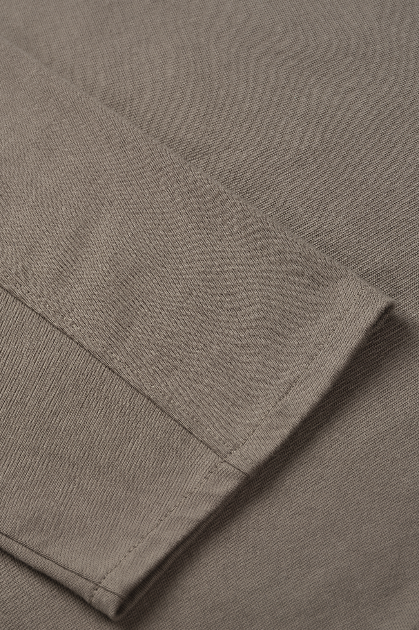 D7 Studio Long Sleeve Tee in Cement