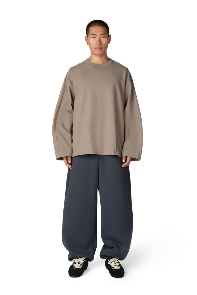 D7 Studio Long Sleeve Tee in Cement