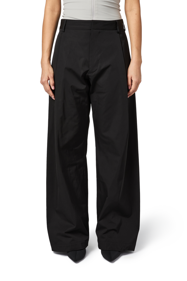 Bermuda Nylon Pant in Night