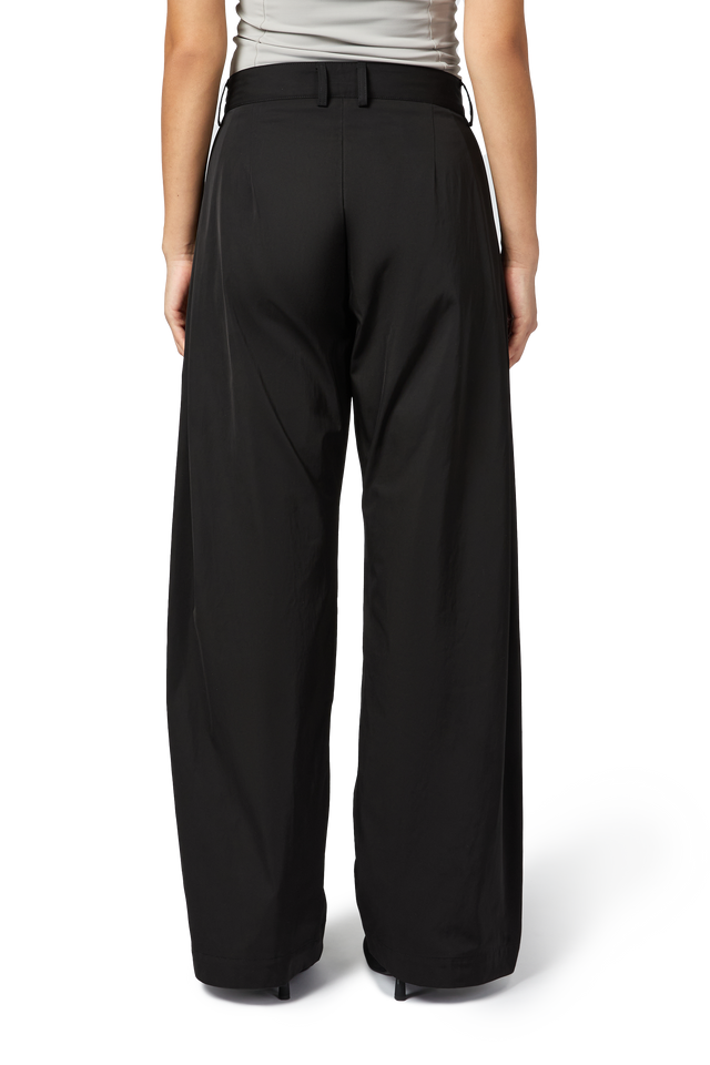 Bermuda Nylon Pant in Night