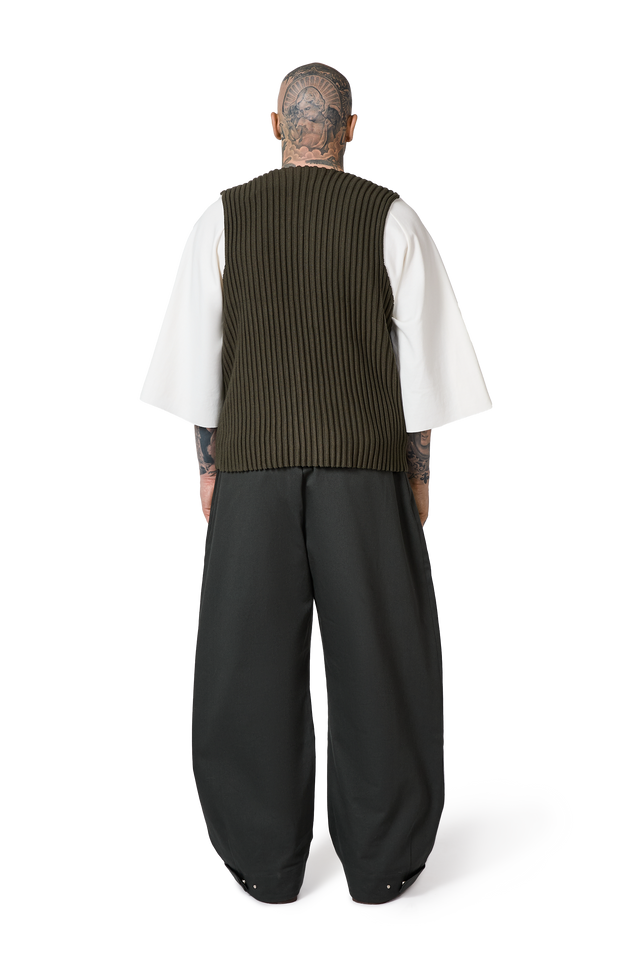 Ribbed Knit Utility Vest in Thyme