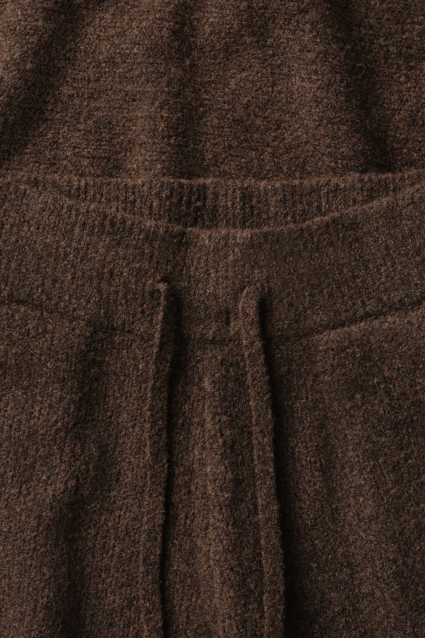 Pantalon en maille de laine à revers en châtaigne grainée