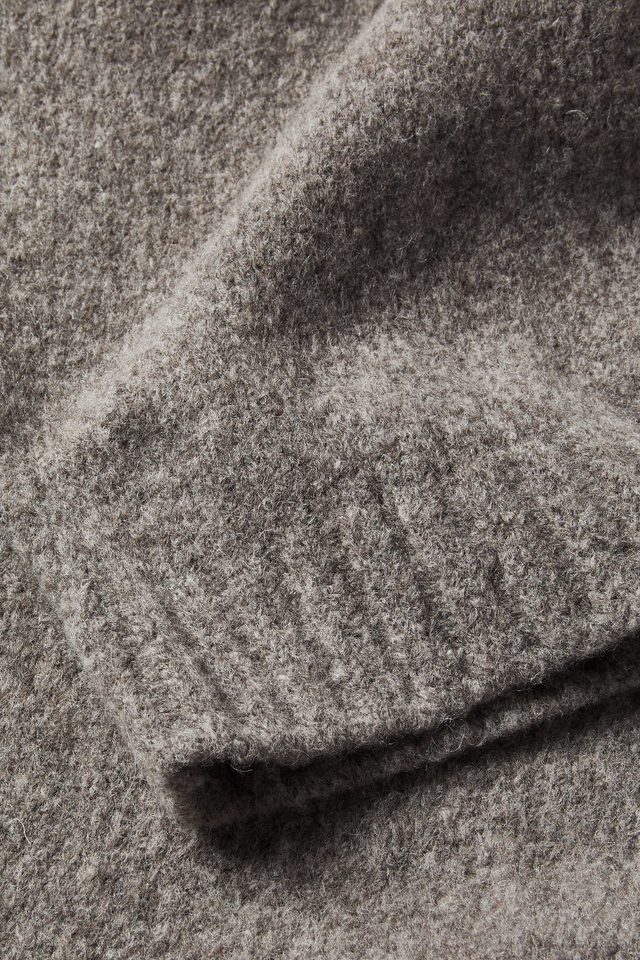 Wool-knit Stacks in Latte Grain